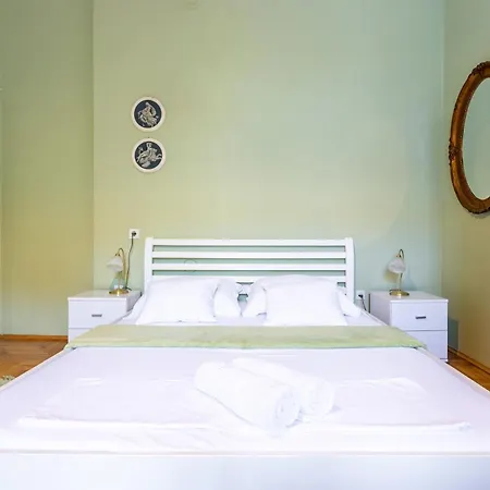 Traditional Dalmatian 3 Min Walk To *