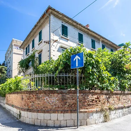 Apartman Traditional Dalmatian 3 Min Walk To *