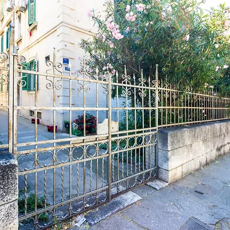 Apartman Traditional Dalmatian 3 Min Walk To