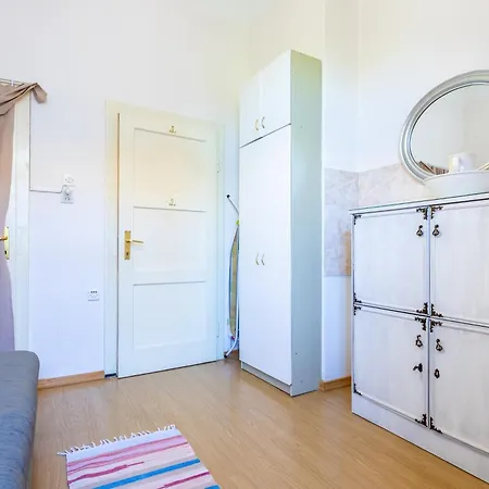 Traditional Dalmatian 3 Min Walk To Apartamento Split