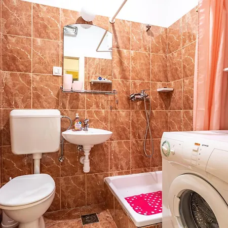 Traditional Dalmatian 3 Min Walk To Apartamento Split