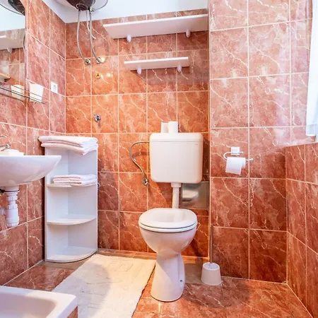 Traditional Dalmatian 3 Min Walk To *